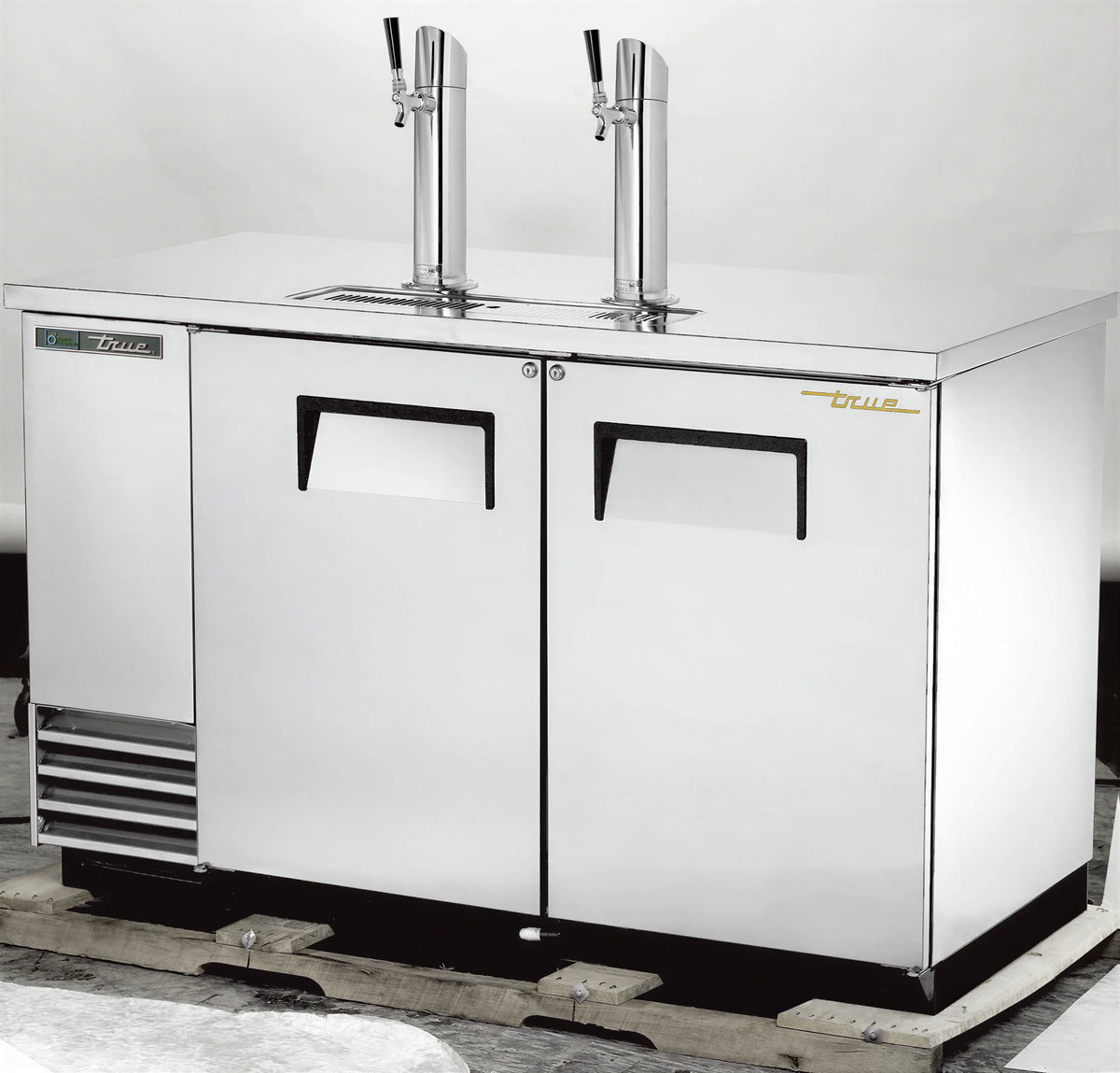 True General Foodservice TDD-2-S-HC Two-Column Direct Draw Beer Dispenser, 2 Half-Barrel Keg Capacity, Stainless Steel